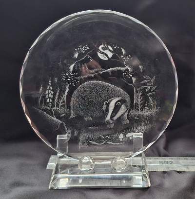 Badger plate on stand