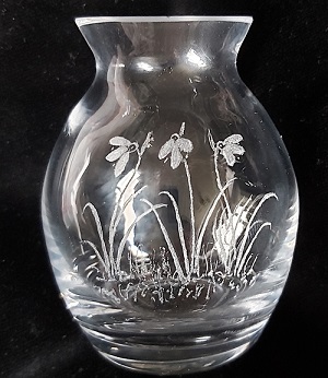 snowdrops vase 3