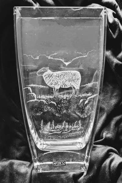 suffolk sheep on vase